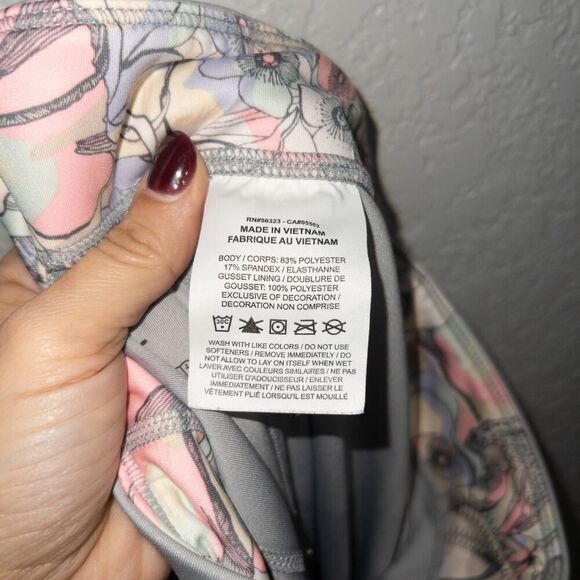New Nike Gray Floral Dri Fit Tight Fit Cropped Leggings Size Large - Picture 9 of 10